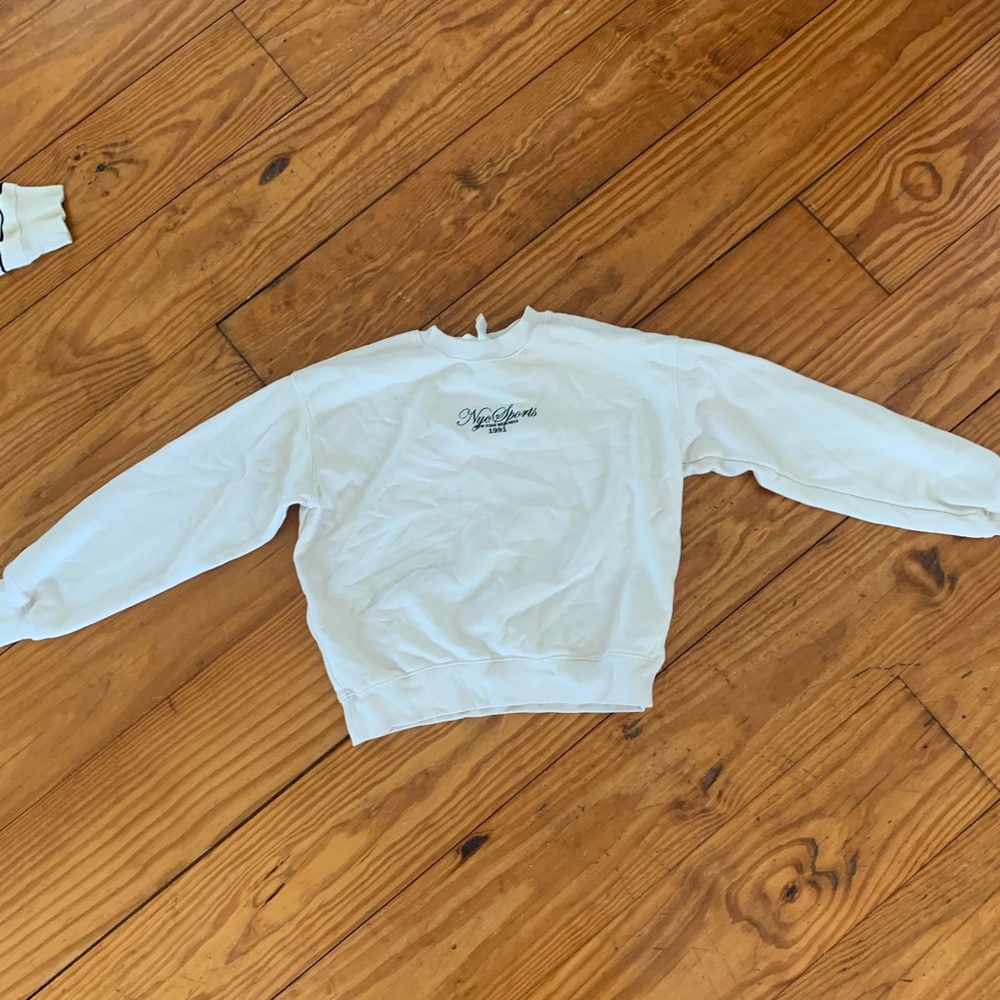 H&M Cream Sweatshirt with Embroidery